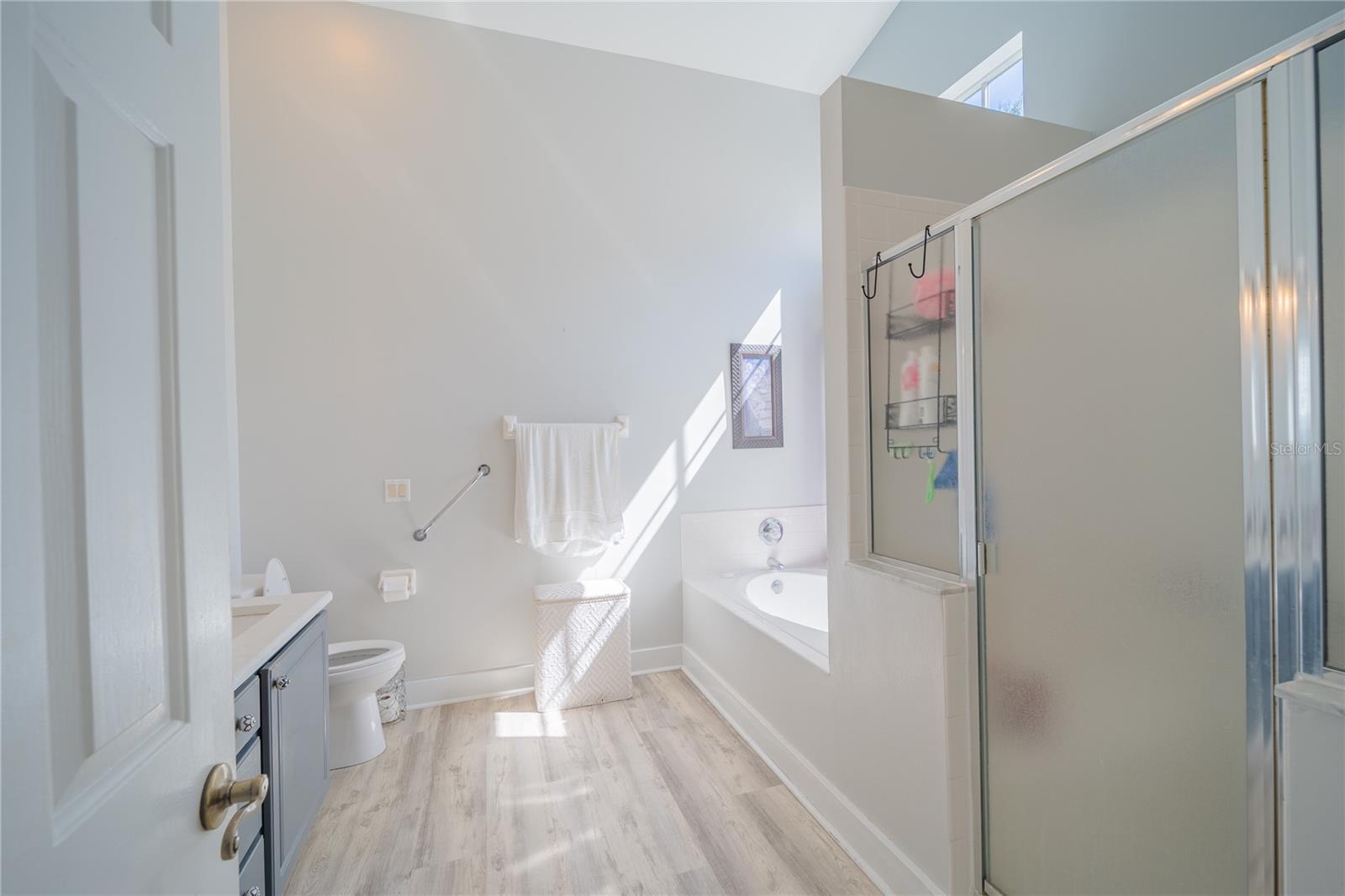 Image 12 of 18 For 4242 Leafway Circle