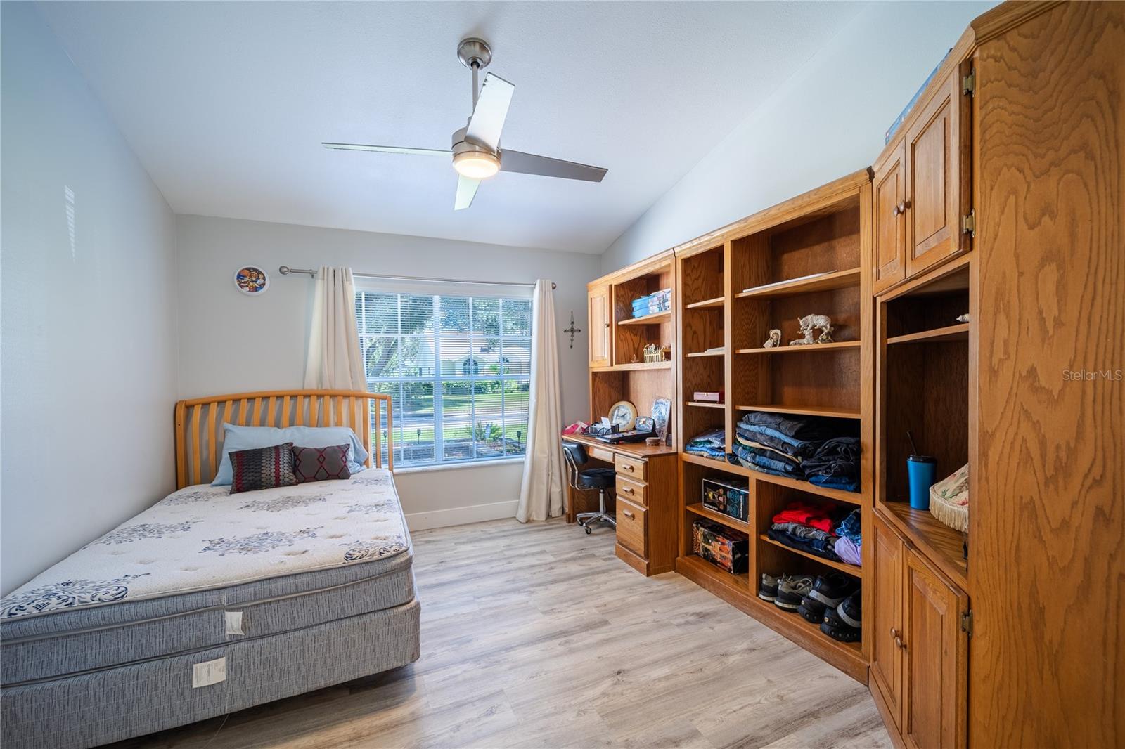 Image 14 of 18 For 4242 Leafway Circle