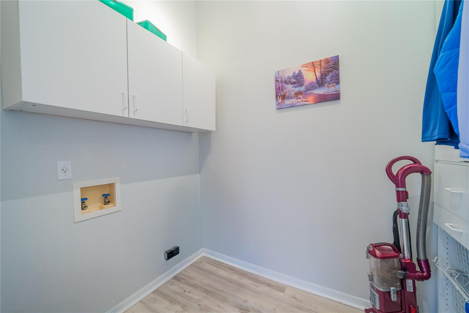 Image 8 of 18 For 4242 Leafway Circle