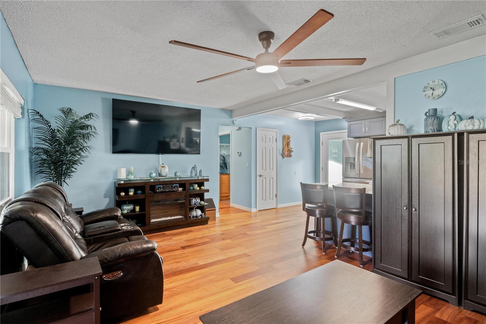 Image 7 of 31 For 9107 Royal Palm Drive