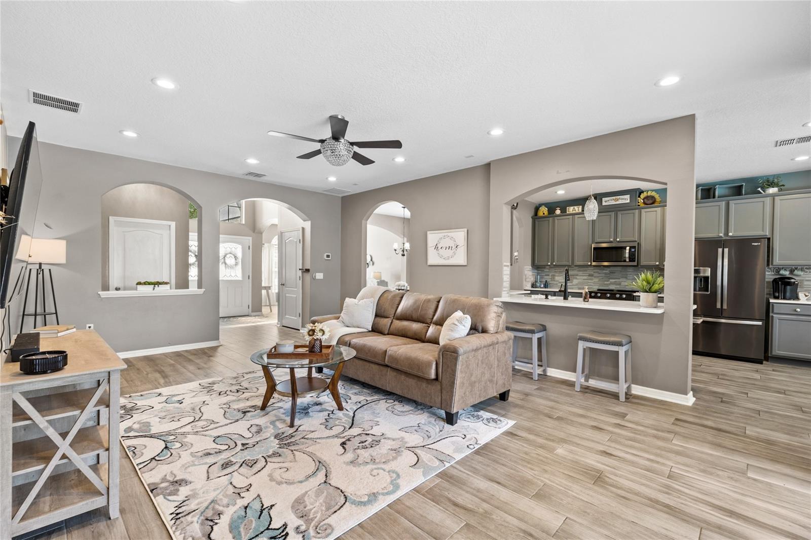 Image 15 of 57 For 831 Lost Grove Circle