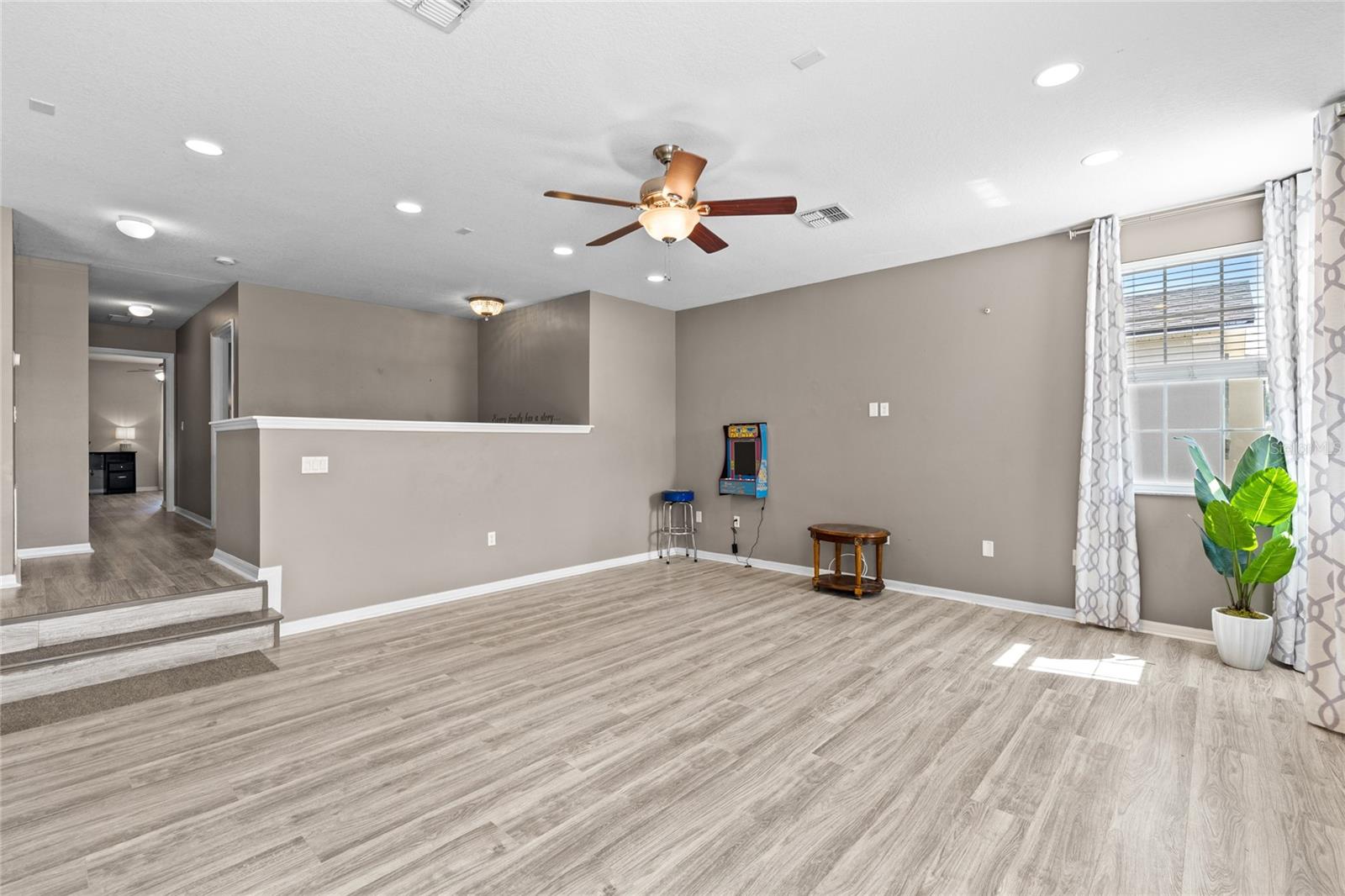 Image 28 of 57 For 831 Lost Grove Circle