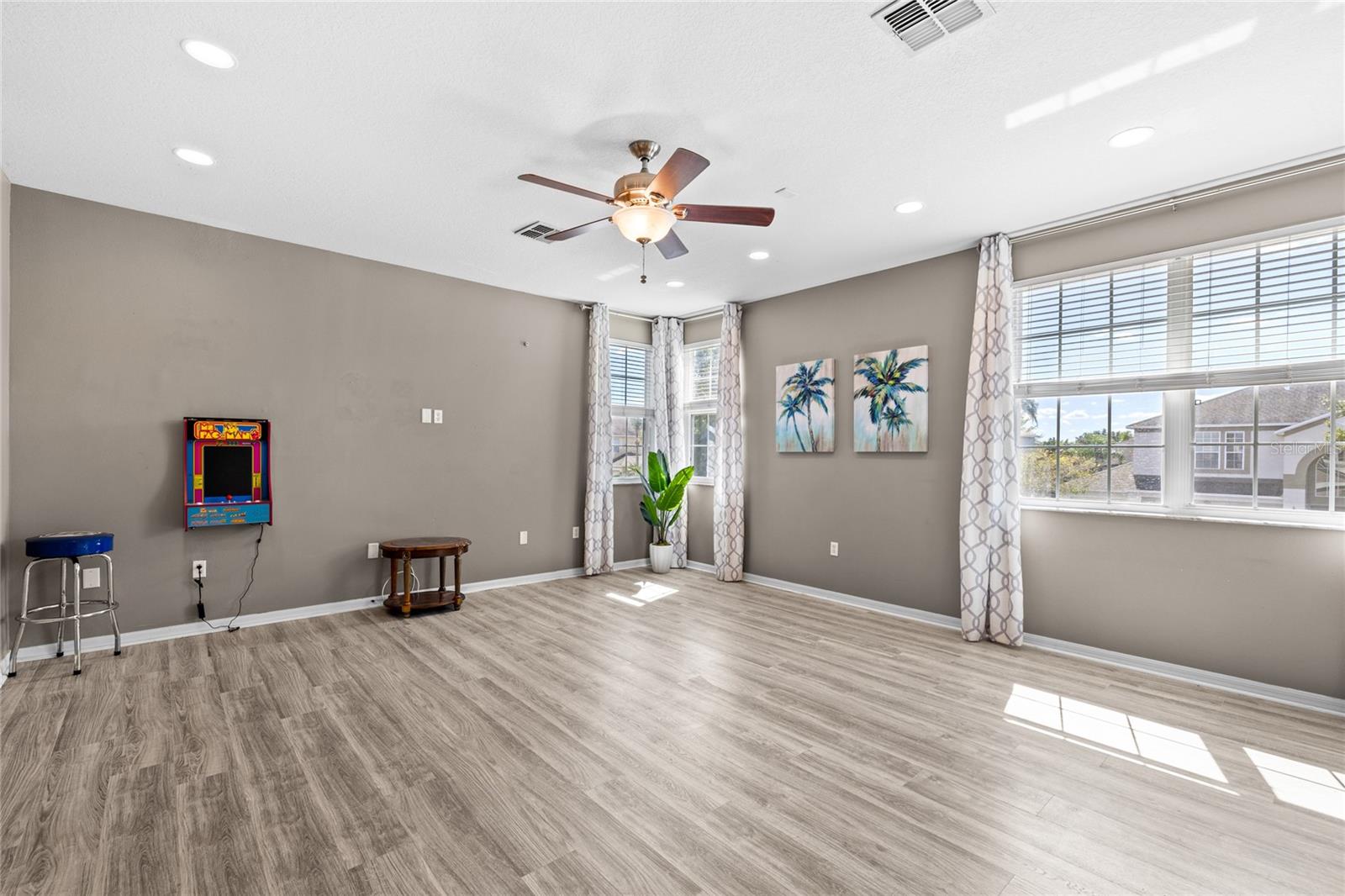 Image 29 of 57 For 831 Lost Grove Circle