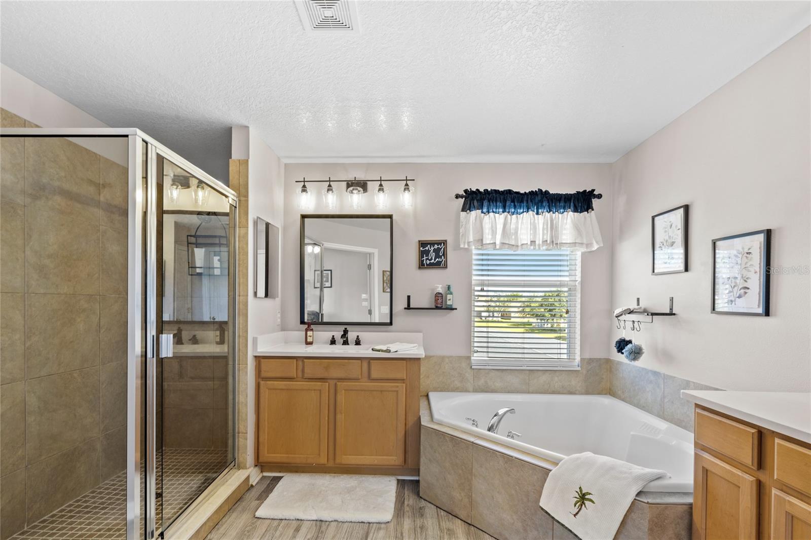 Image 34 of 57 For 831 Lost Grove Circle