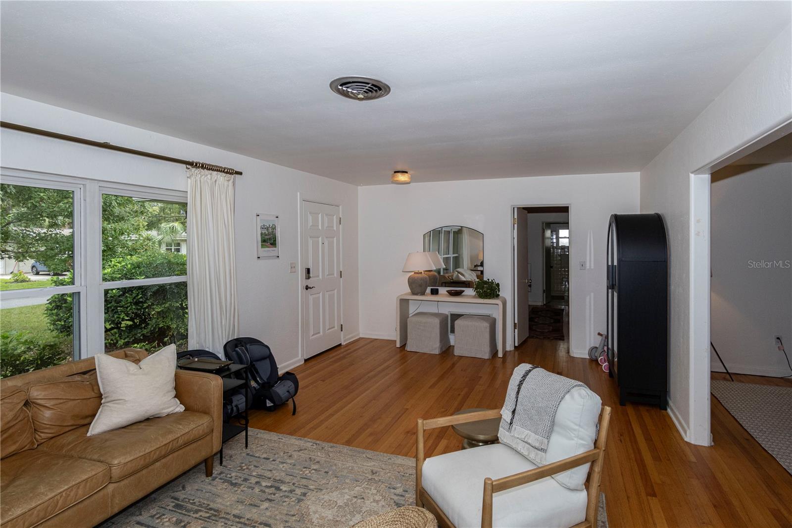 Image 3 of 21 For 1434 Roosevelt Street