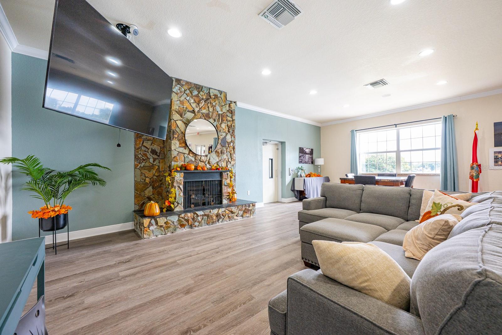 Image 36 of 40 For 4224 Lake Underhill Road 8b5