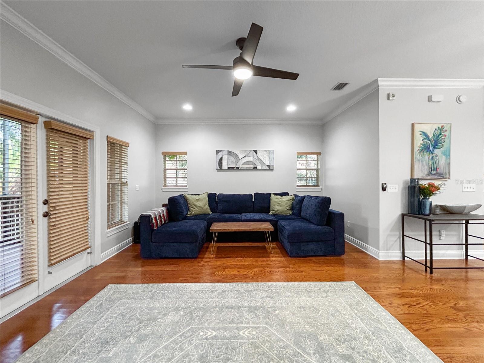 Image 17 of 36 For 254 Valencia Circle