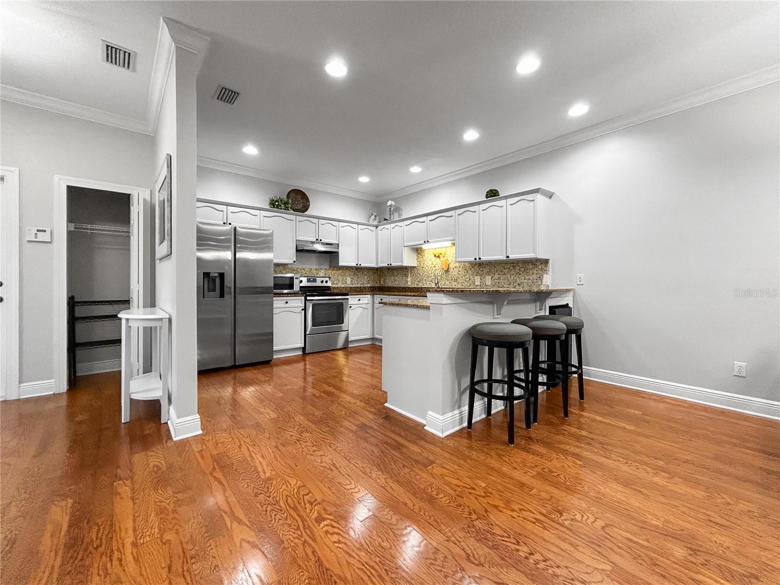 Image 8 of 36 For 254 Valencia Circle