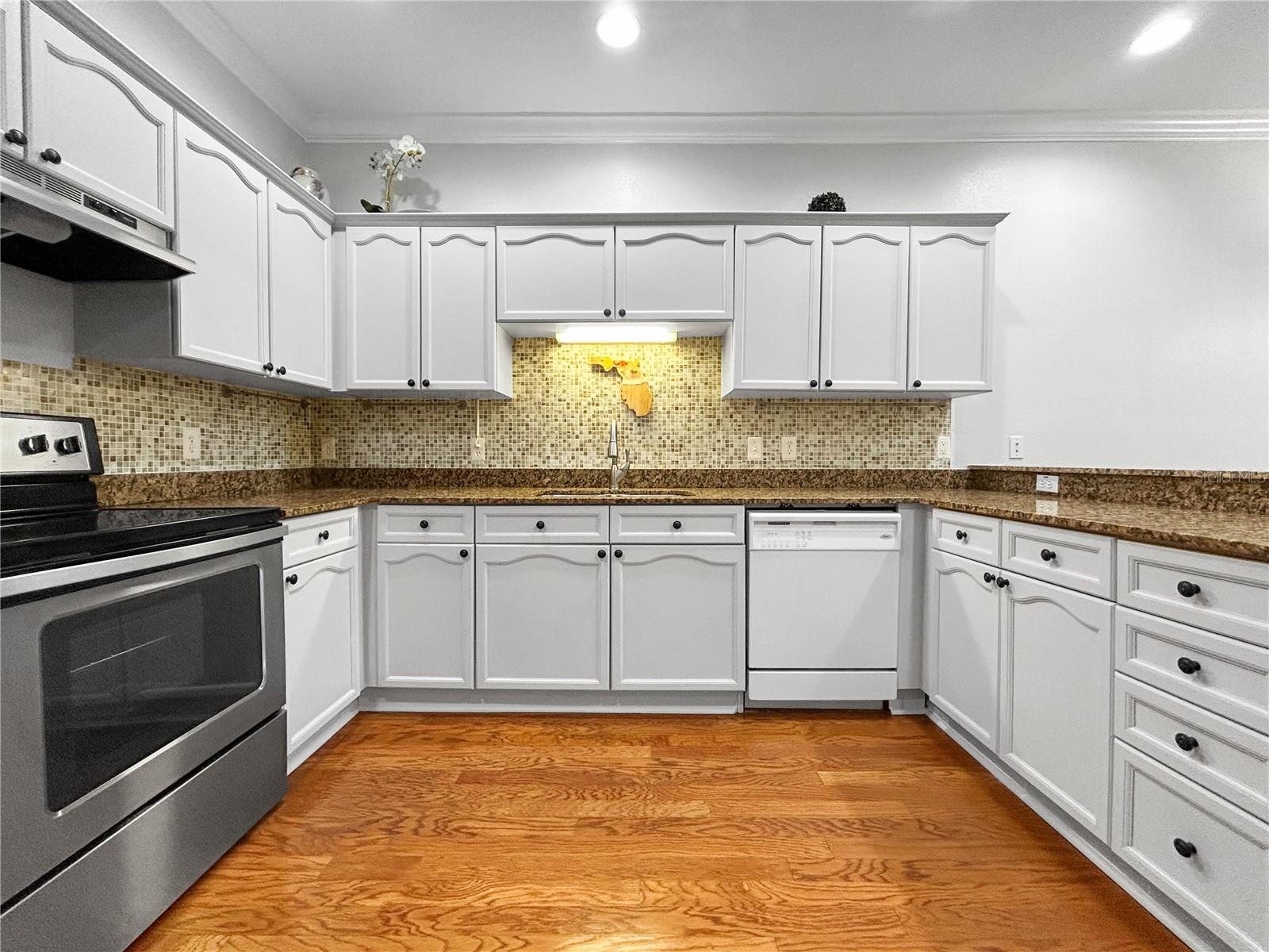 Image 9 of 36 For 254 Valencia Circle