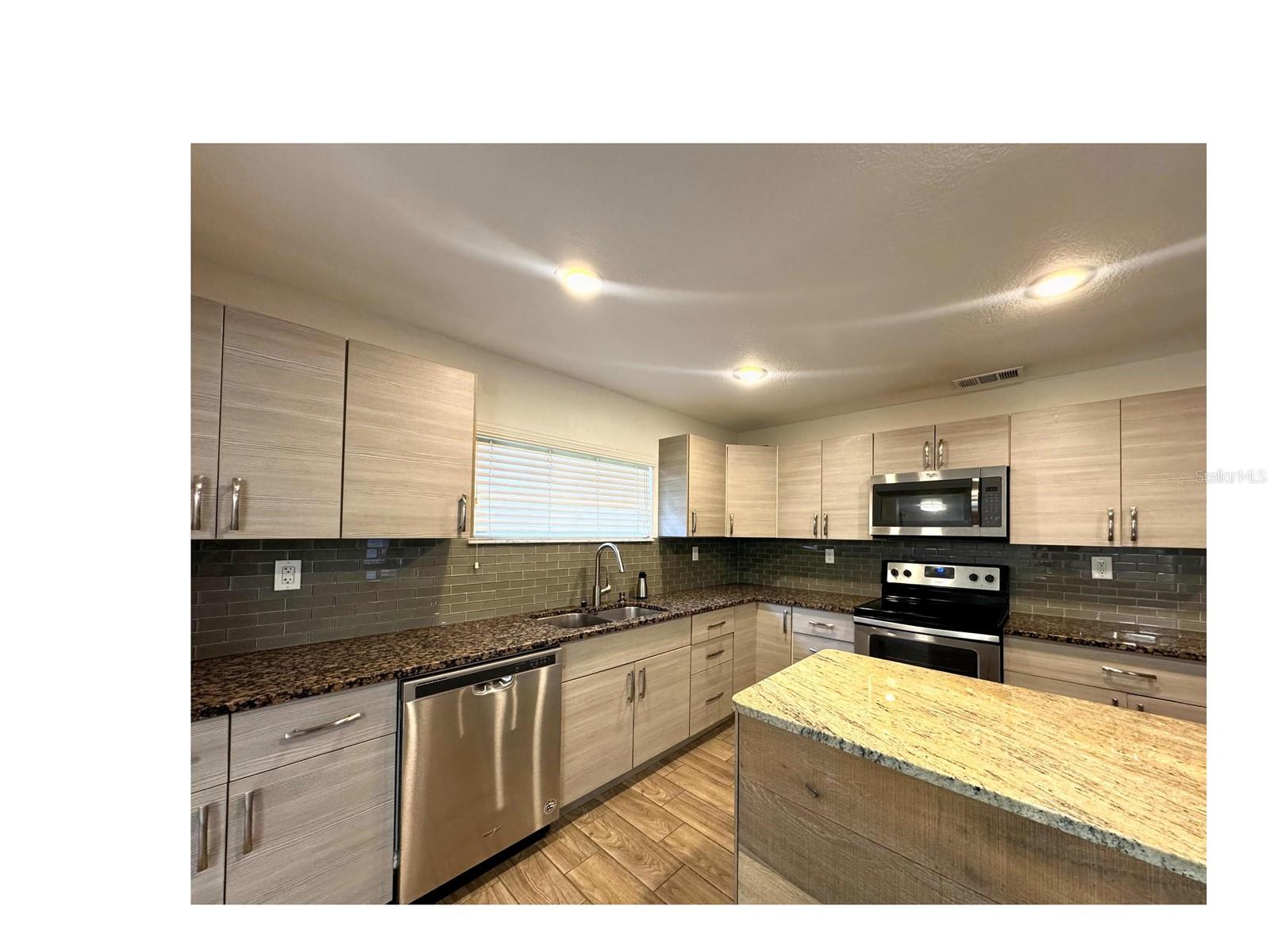 Image 16 of 21 For 729 Hayden Lane