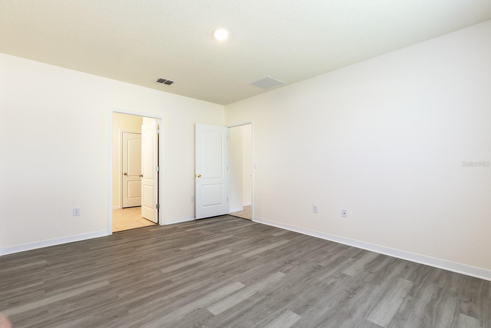 Image 15 of 24 For 3330 Eastgrove Terrace