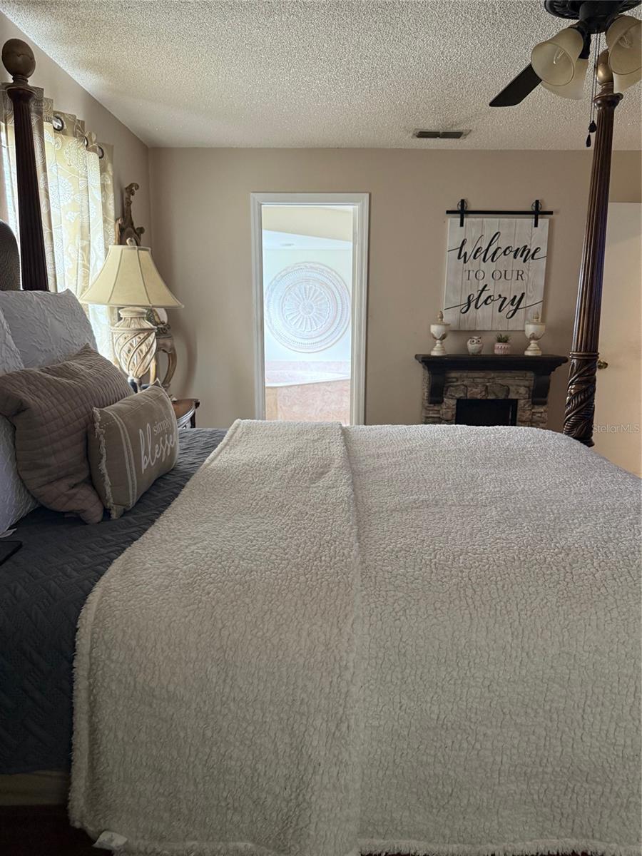 Image 2 of 7 For 4298 139 Street Road