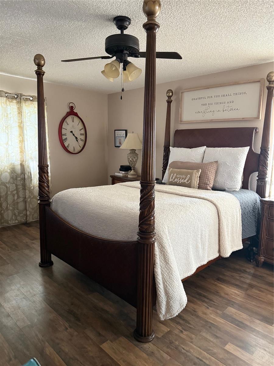 Image 3 of 7 For 4298 139 Street Road