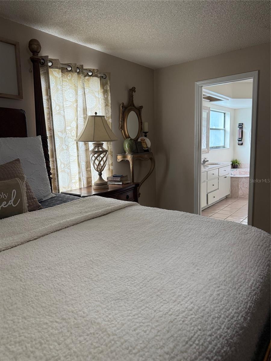 Image 6 of 7 For 4298 139 Street Road