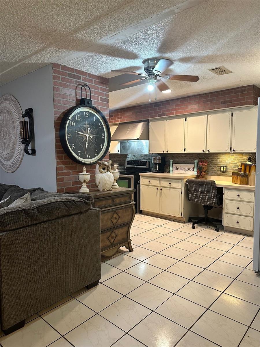 Image 8 of 17 For 4298 139 Street Road