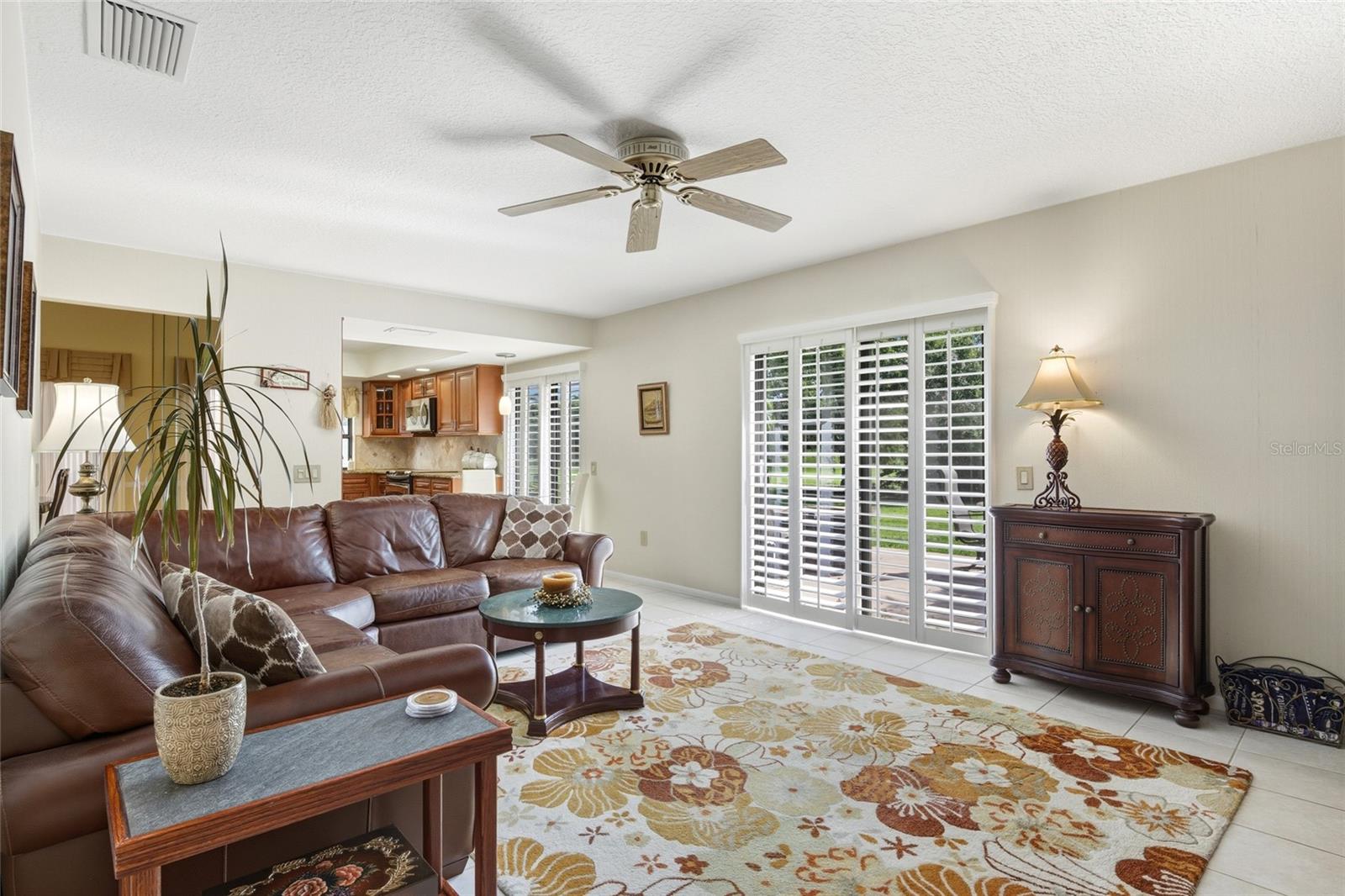 Image 10 of 35 For 7203 Woodville Crescent