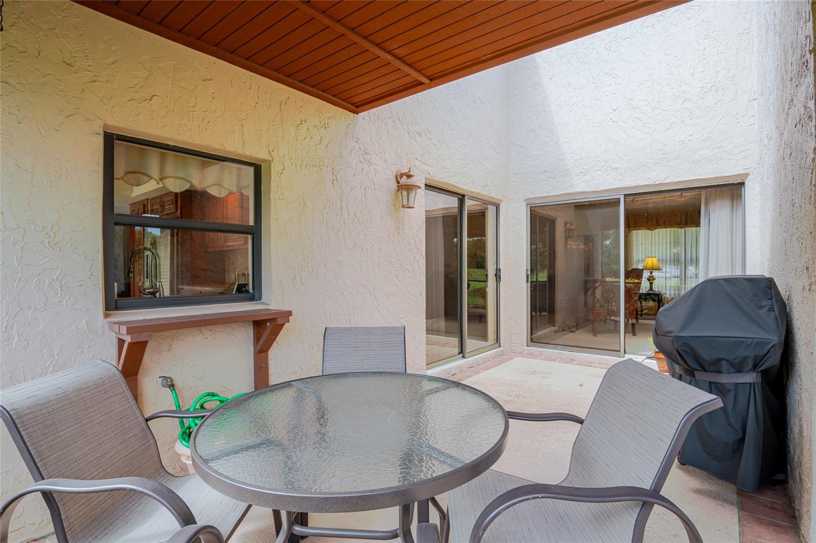 Image 11 of 35 For 7203 Woodville Crescent