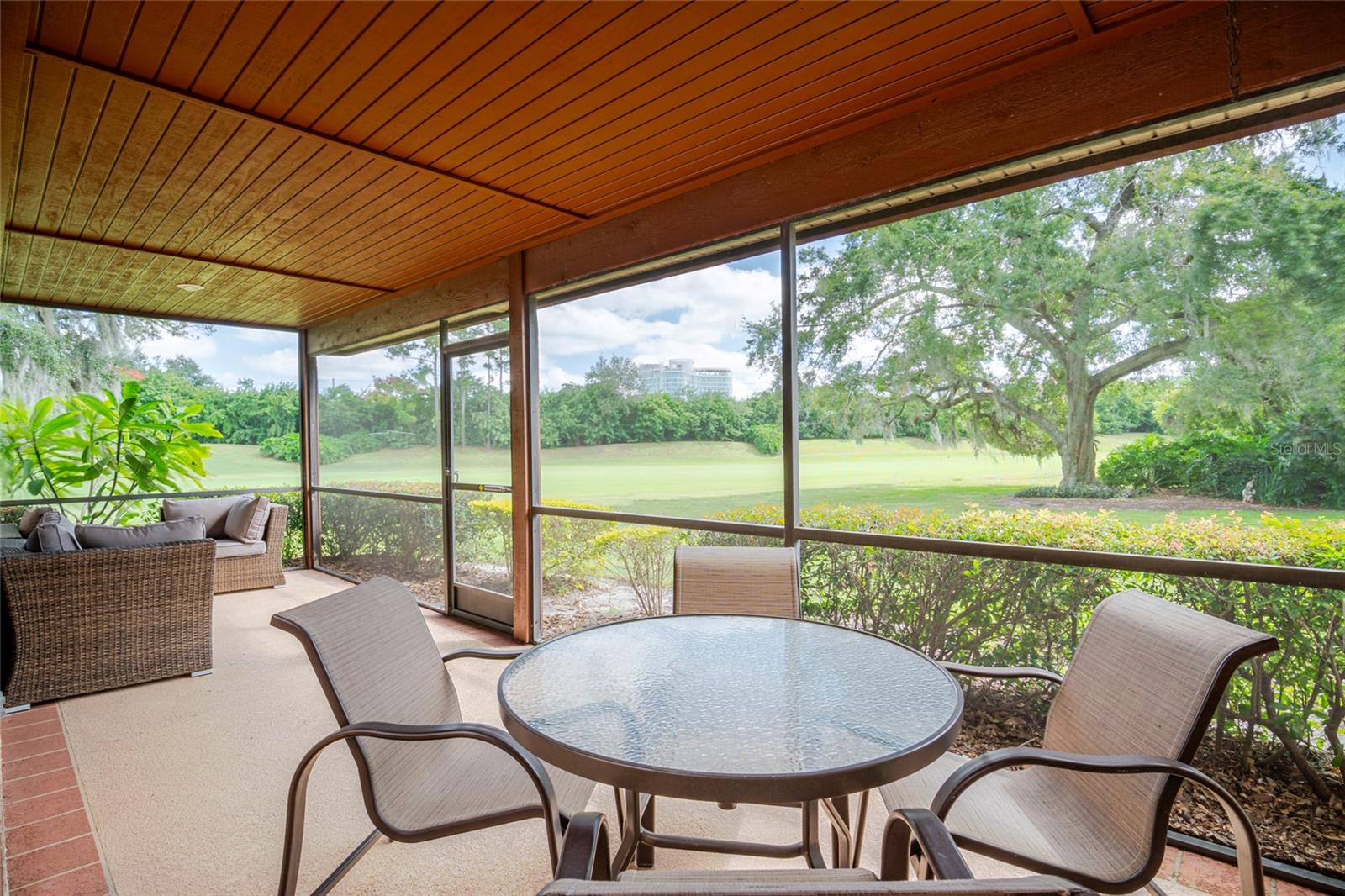 Image 12 of 35 For 7203 Woodville Crescent