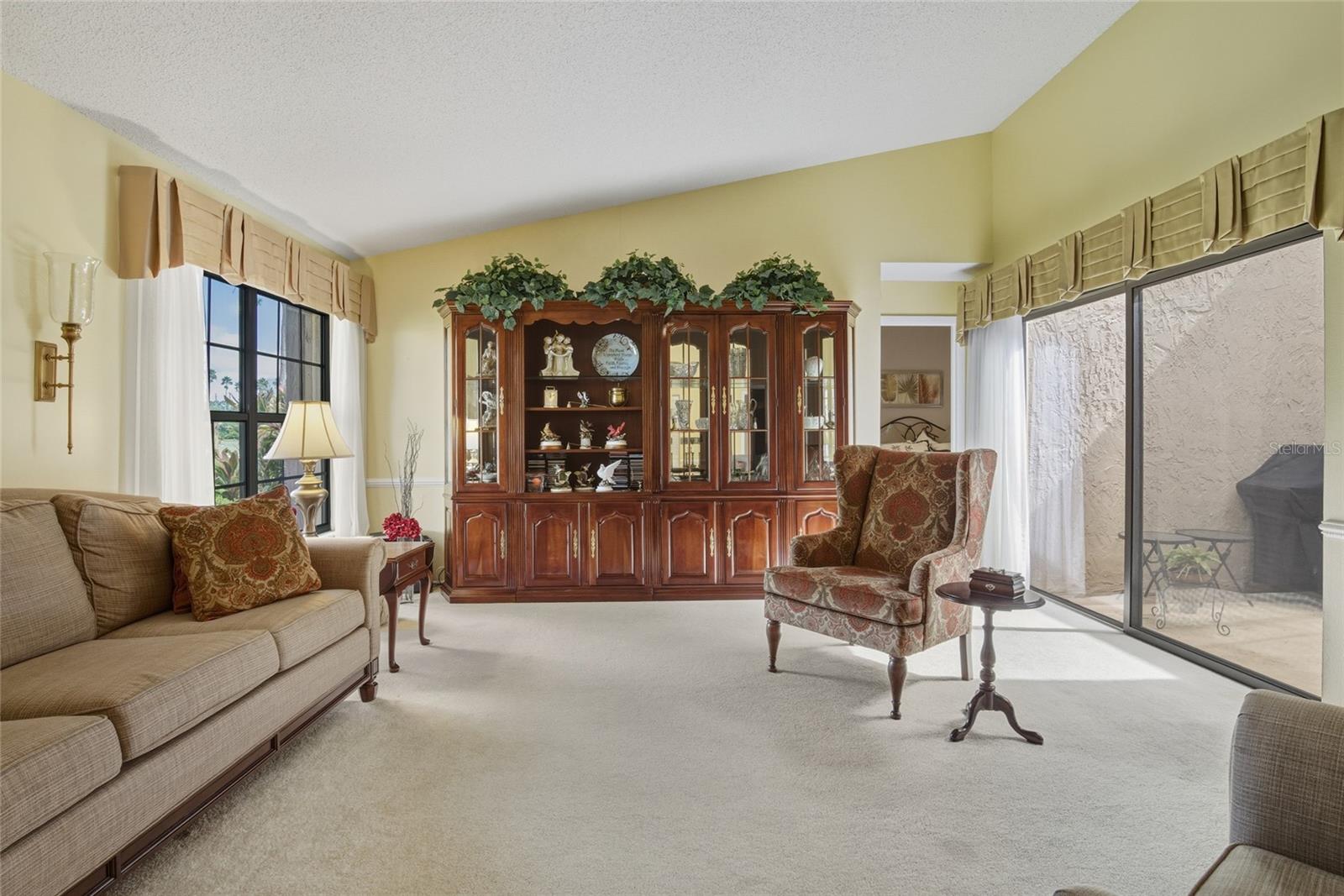 Image 18 of 35 For 7203 Woodville Crescent