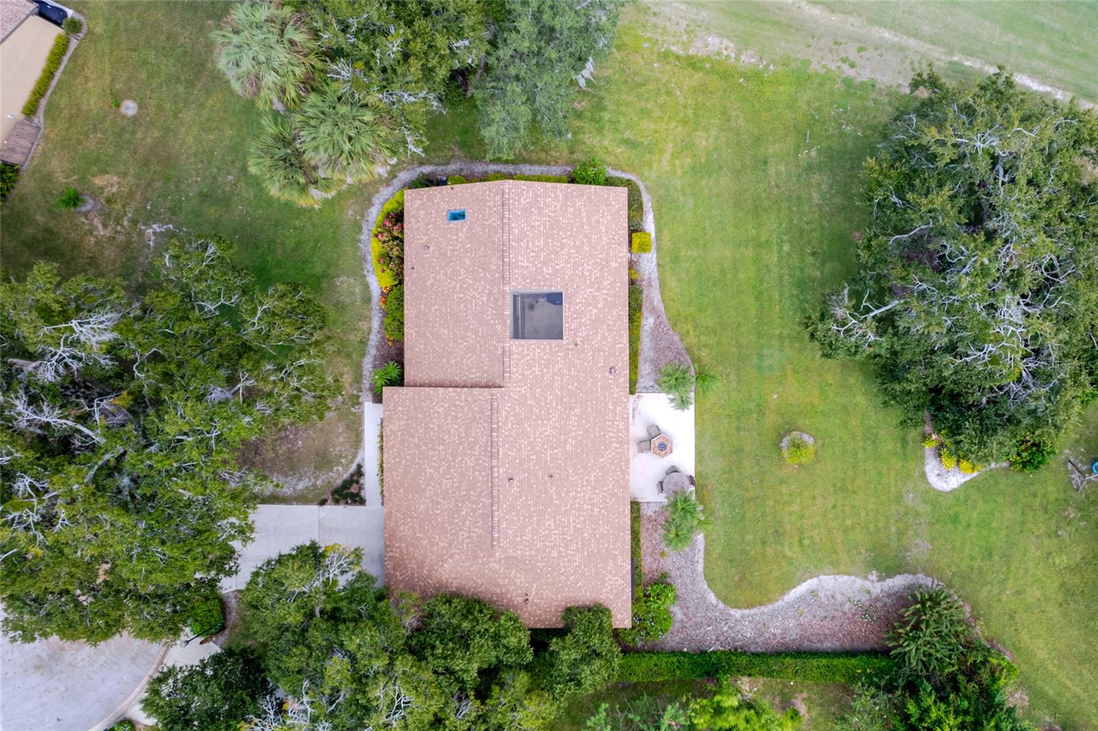 Image 28 of 35 For 7203 Woodville Crescent