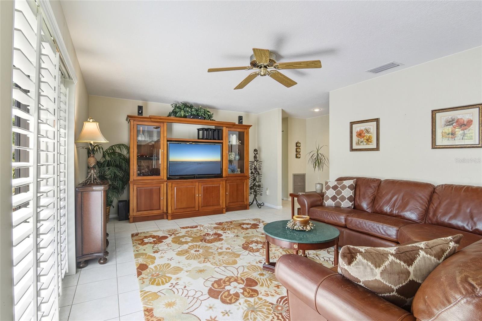 Image 4 of 35 For 7203 Woodville Crescent