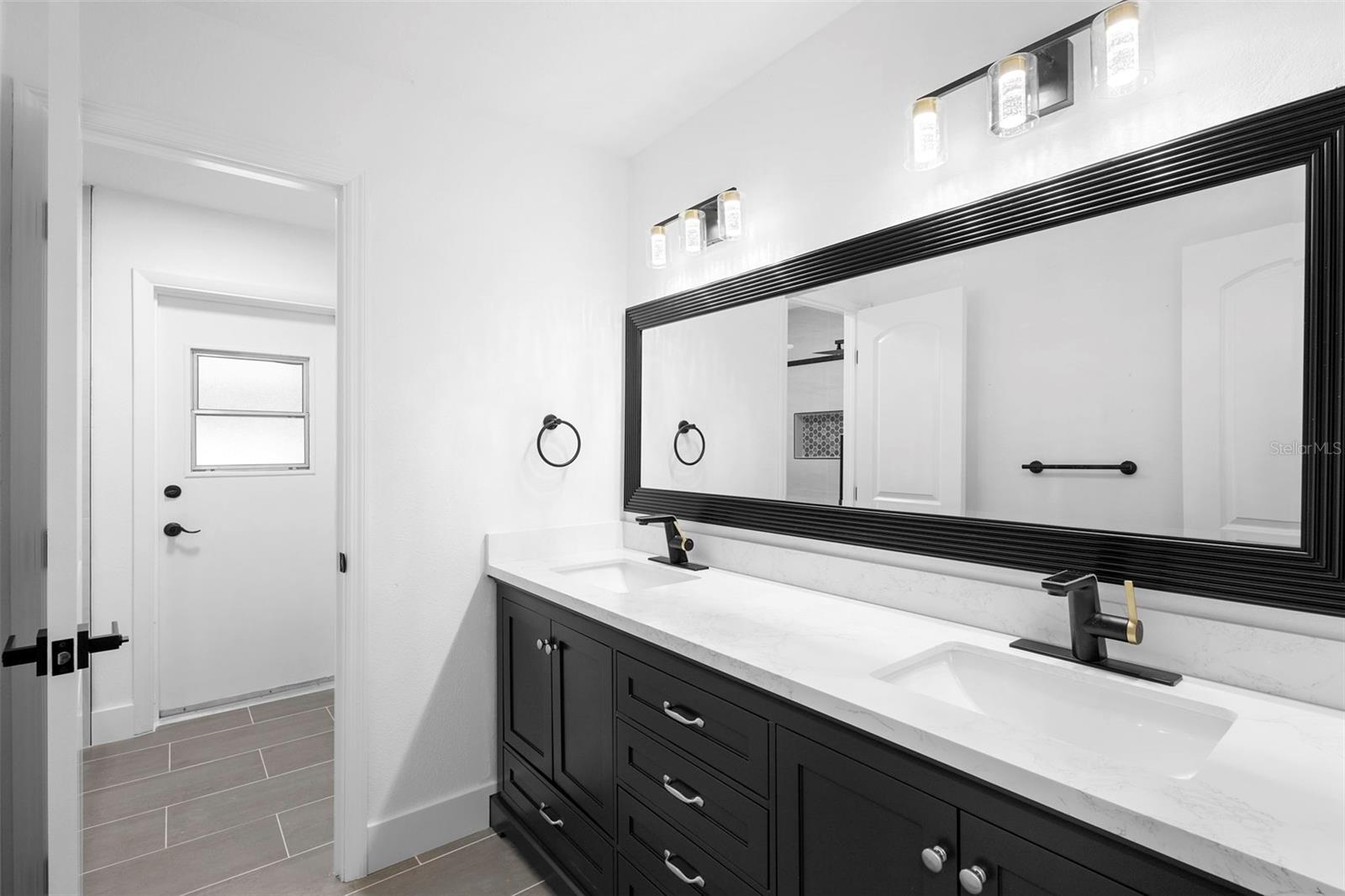 Image 31 of 49 For 302 Timbercove Circle