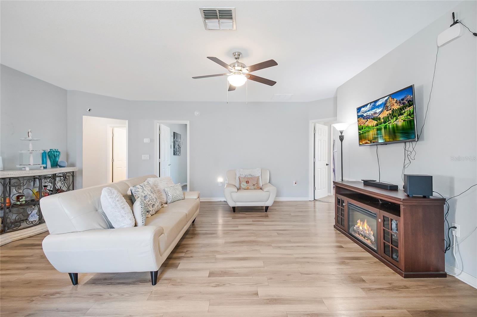 Image 7 of 33 For 512 Monticelli Drive