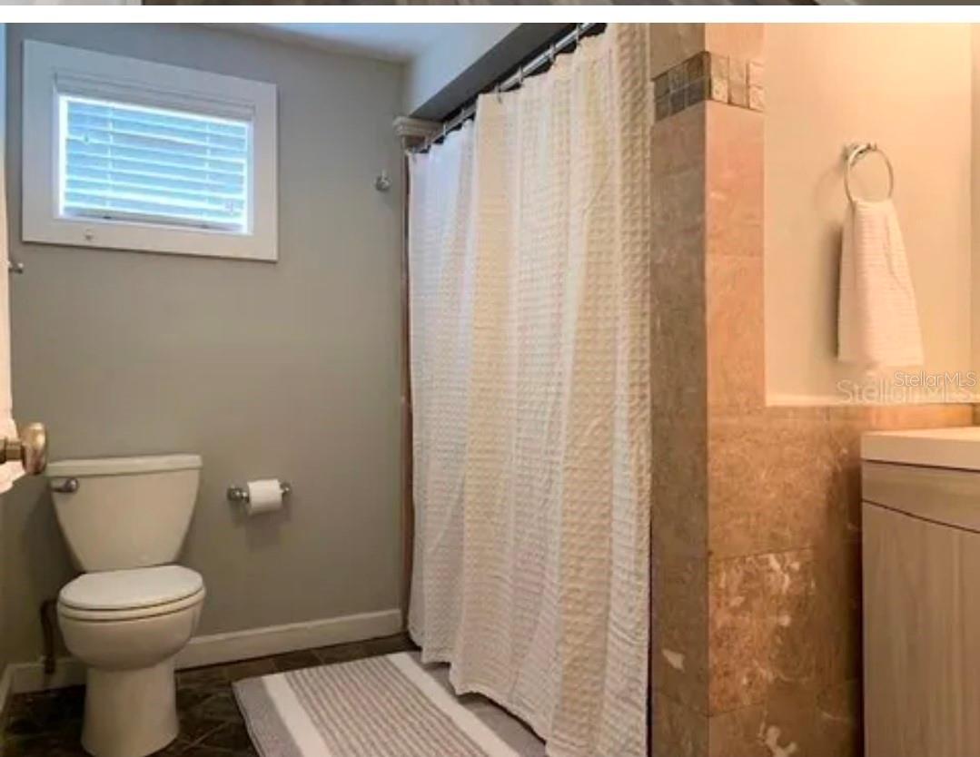 Image 4 of 5 For 721 22nd Street