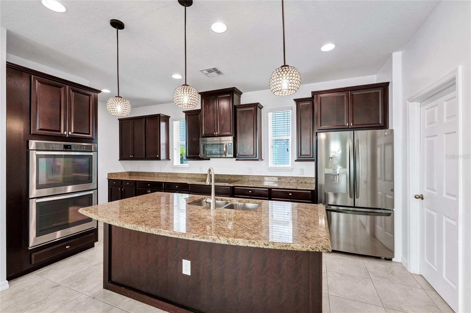 Listing photo id 13 for 14336 Orchard Hills Boulevard