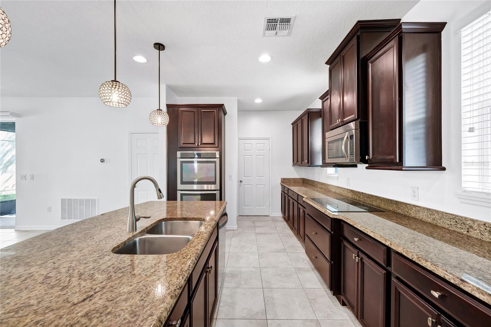 Listing photo id 14 for 14336 Orchard Hills Boulevard