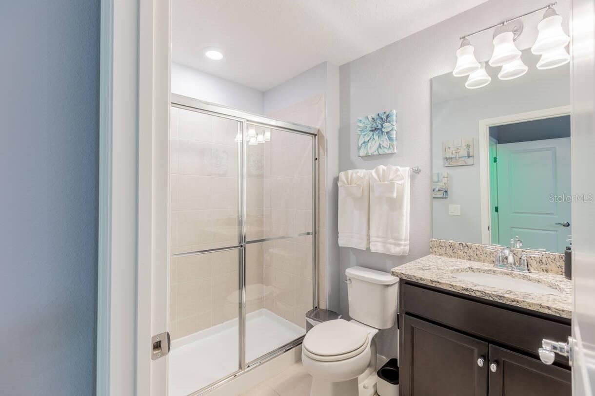 Image 18 of 42 For 996 Paradise Drive