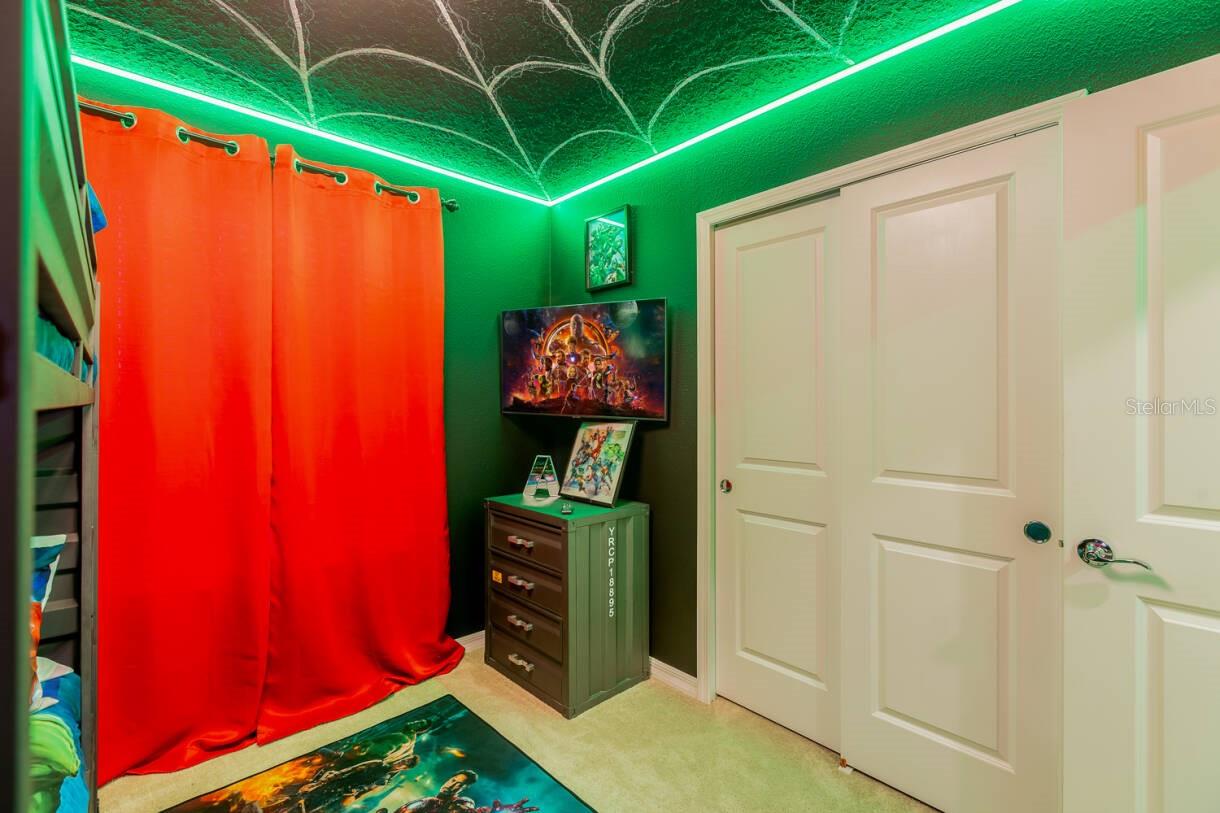Image 4 of 42 For 996 Paradise Drive