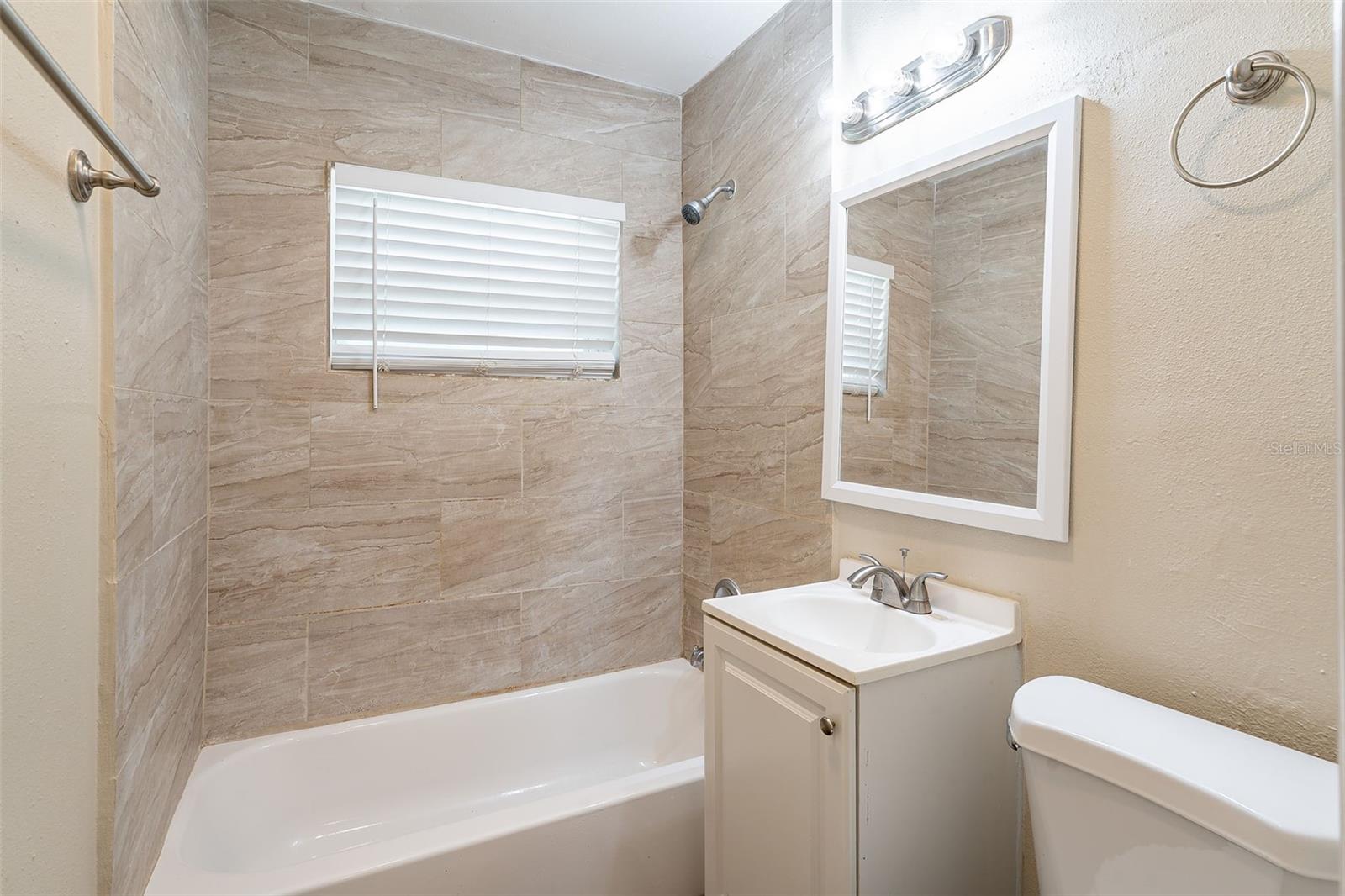 Image 16 of 21 For 1411 Powers Drive