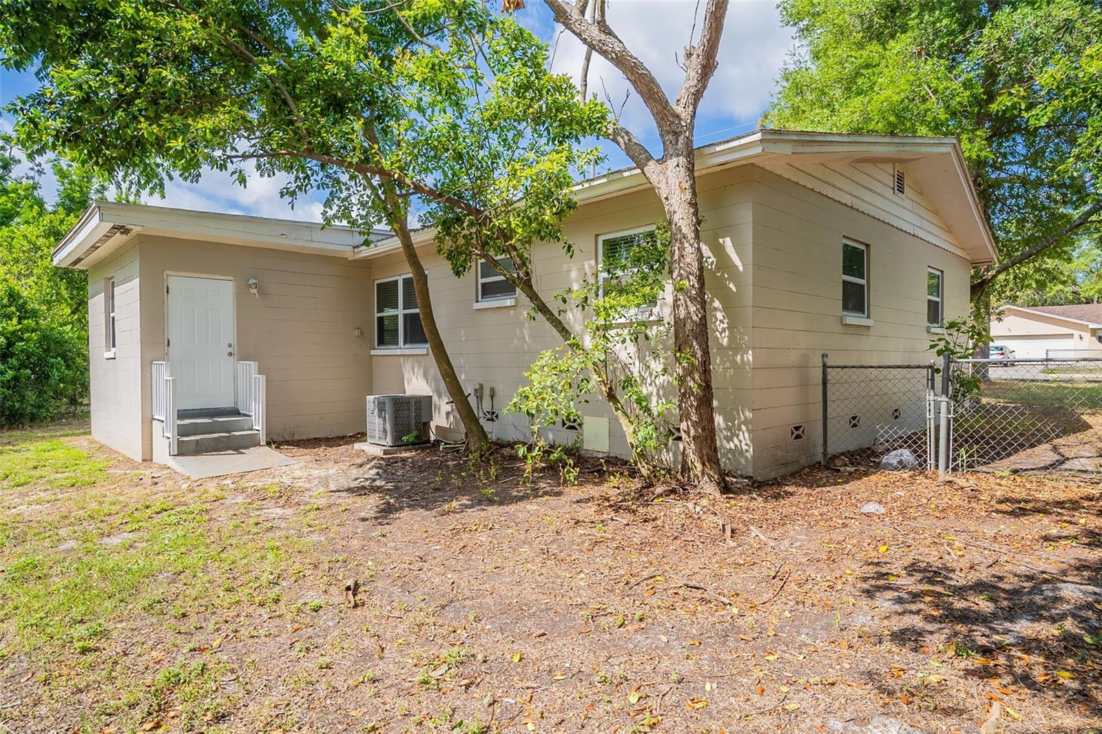 Image 19 of 21 For 1411 Powers Drive