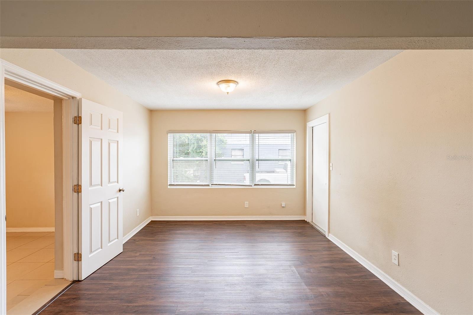 Image 7 of 21 For 1411 Powers Drive