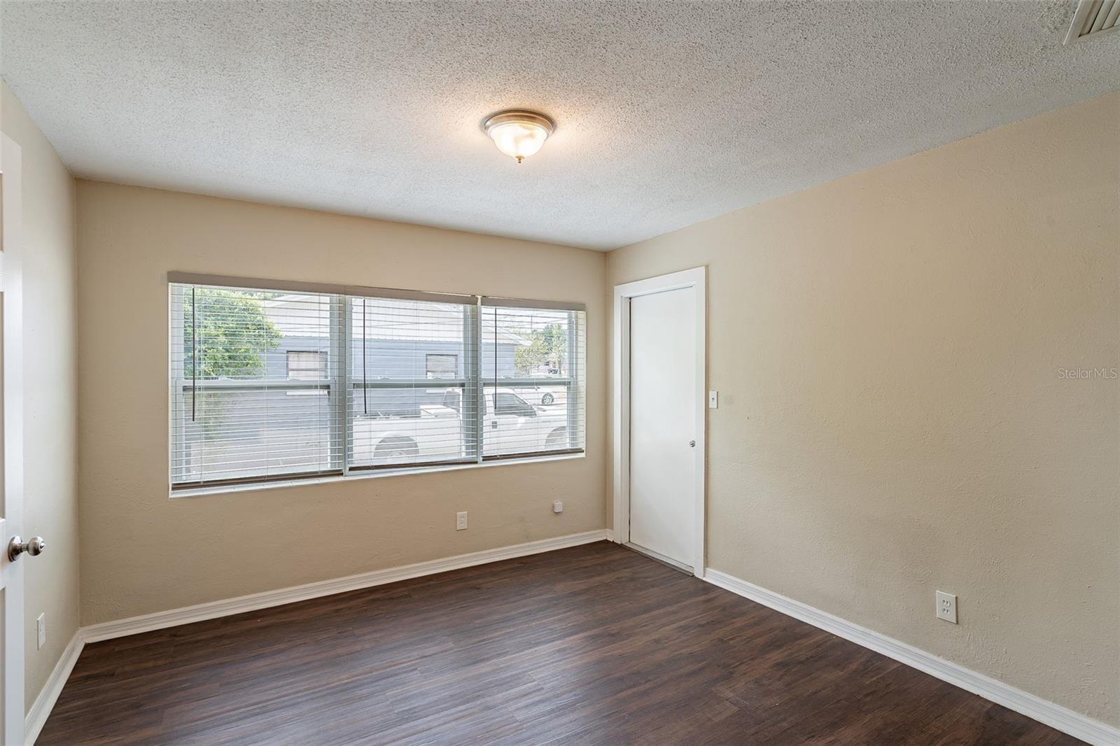 Image 9 of 21 For 1411 Powers Drive