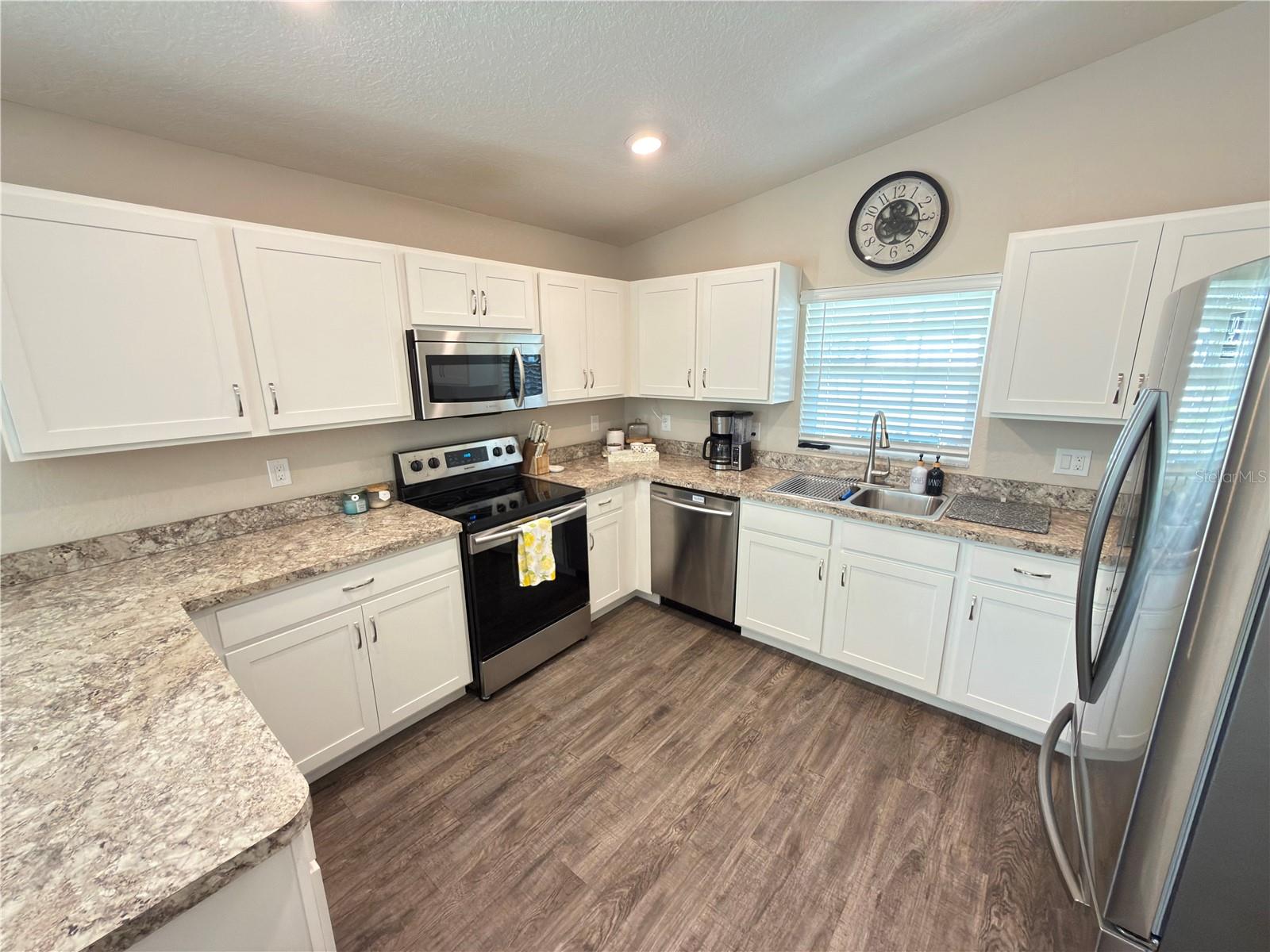 Image 12 of 42 For 1088 Zion Drive