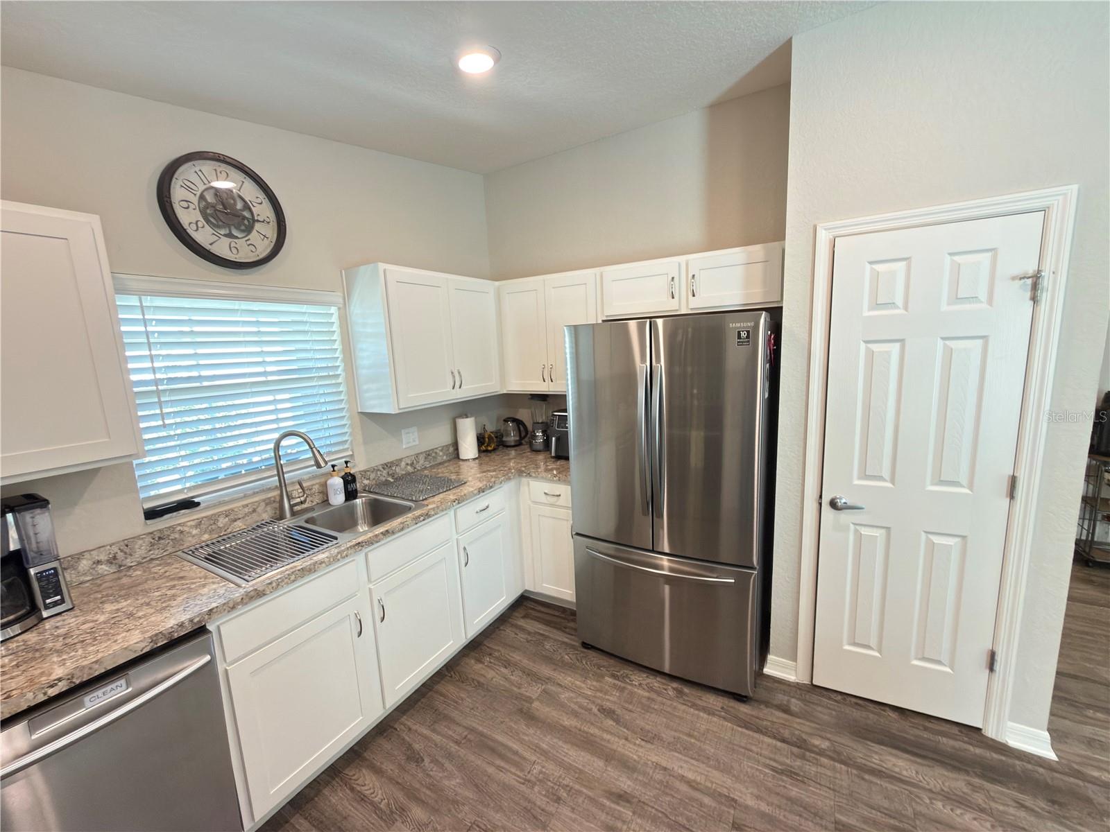 Image 13 of 42 For 1088 Zion Drive