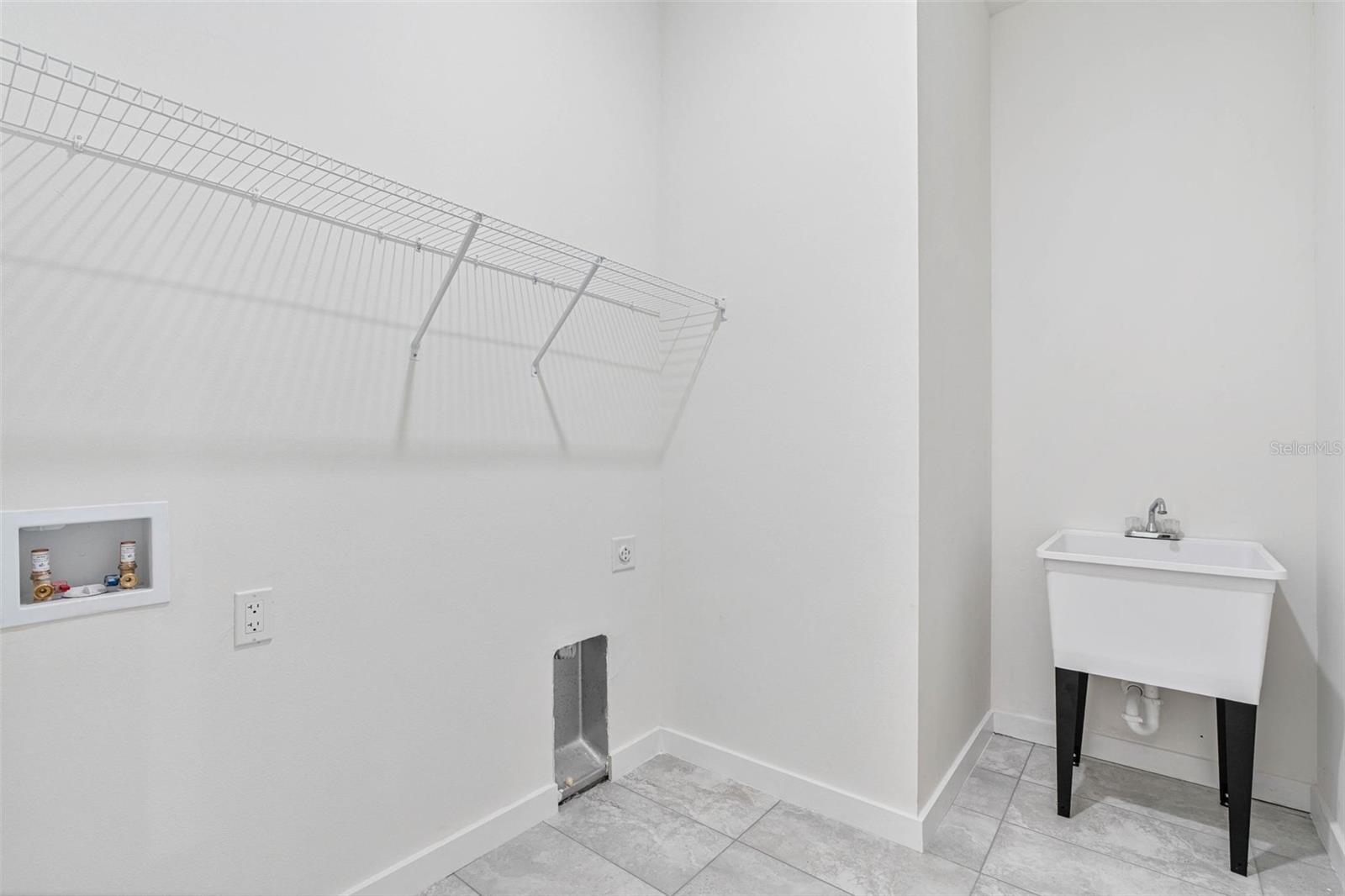 Image 26 of 46 For 7916 Hale Road