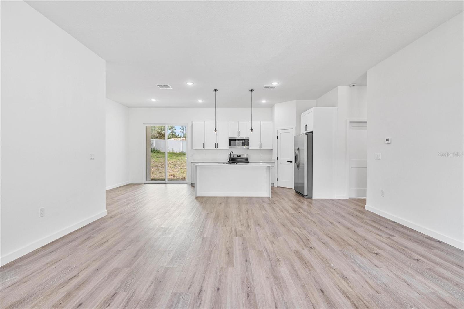 Image 4 of 46 For 7916 Hale Road