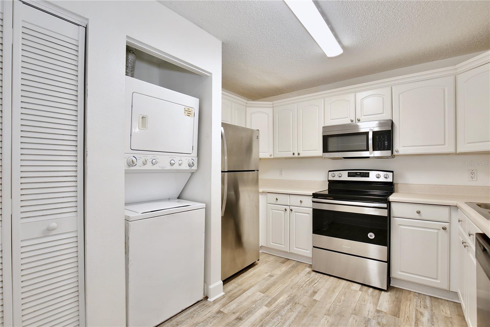 Image 3 of 20 For 8842 Coral Palms Court A