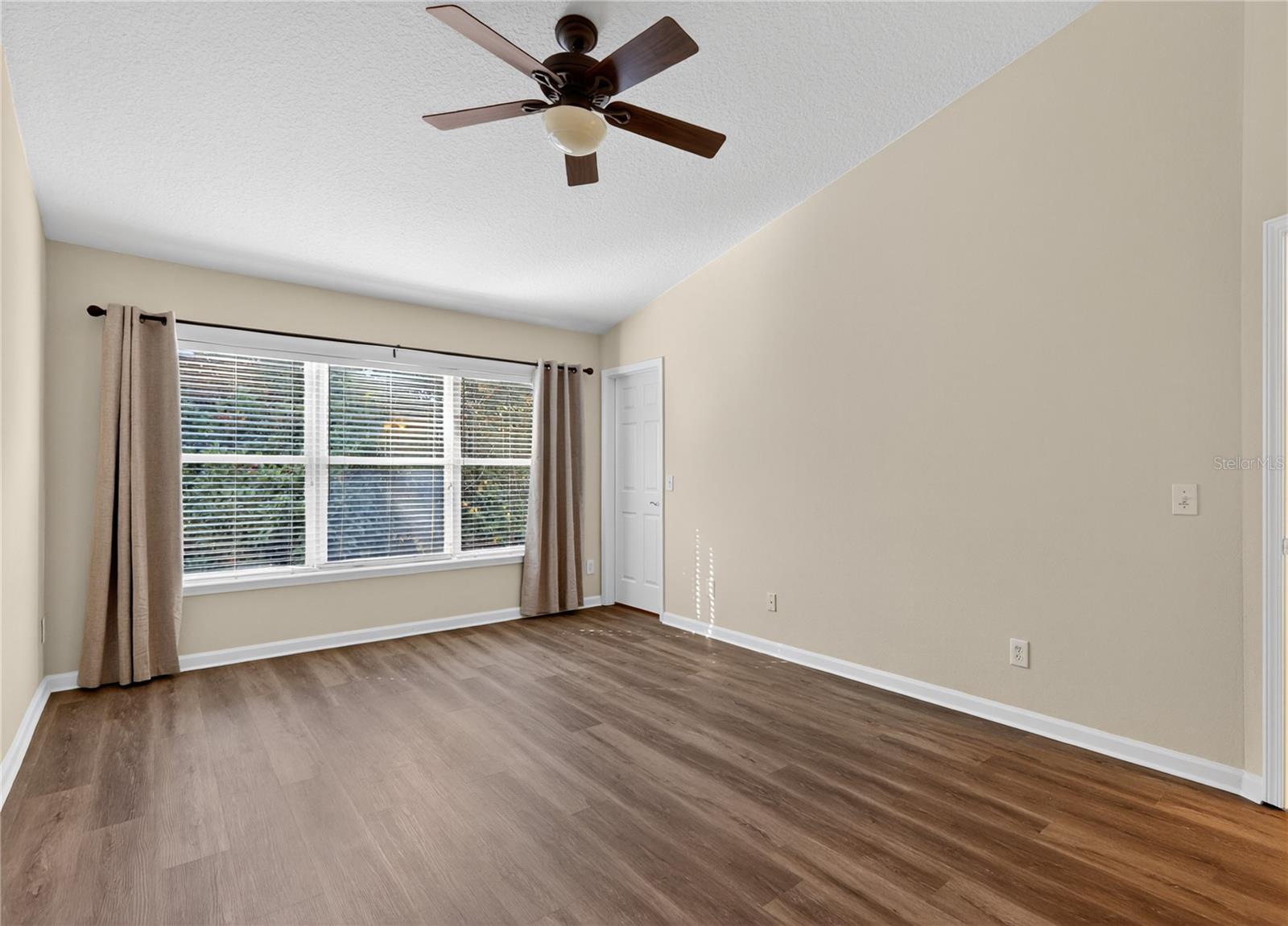 Image 16 of 32 For 13305 Stone Pond Drive