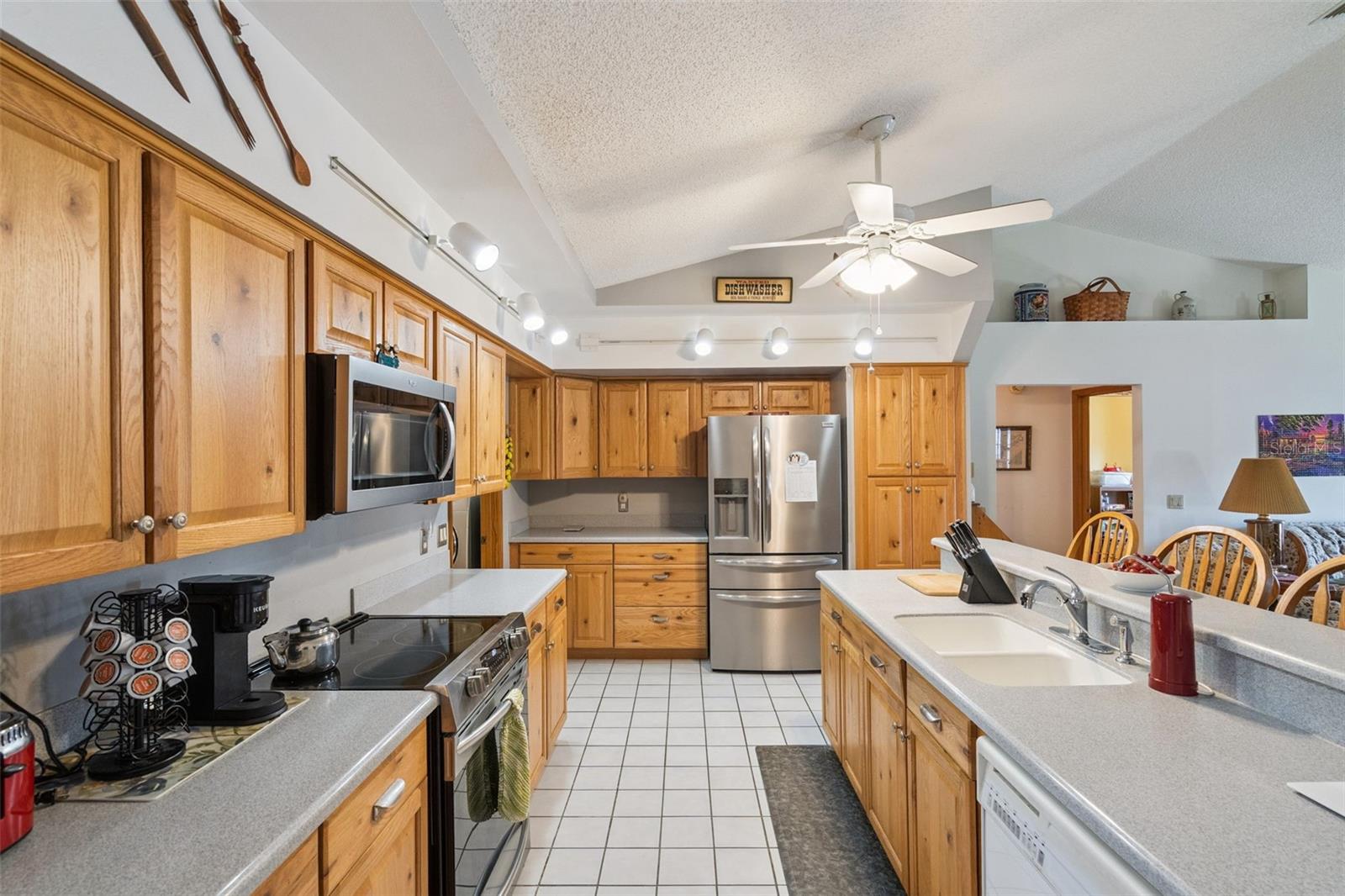 Image 11 of 39 For 812 White Birch Court