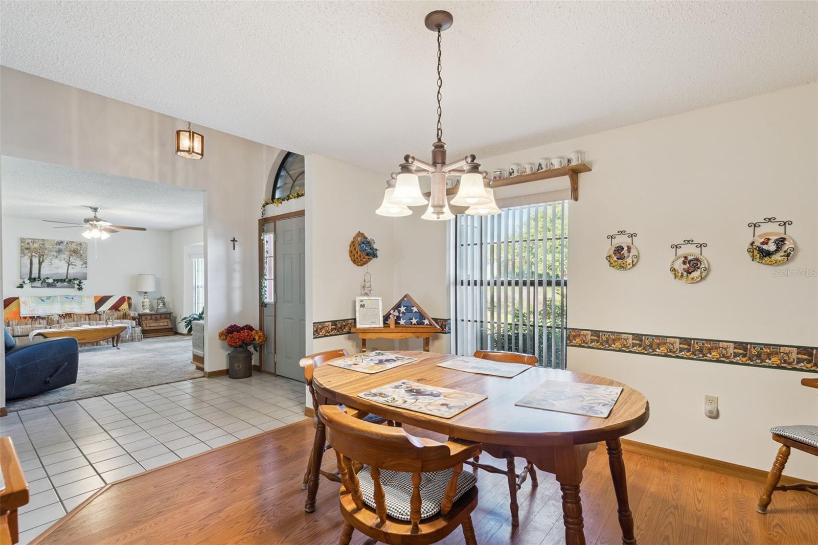 Image 14 of 39 For 812 White Birch Court
