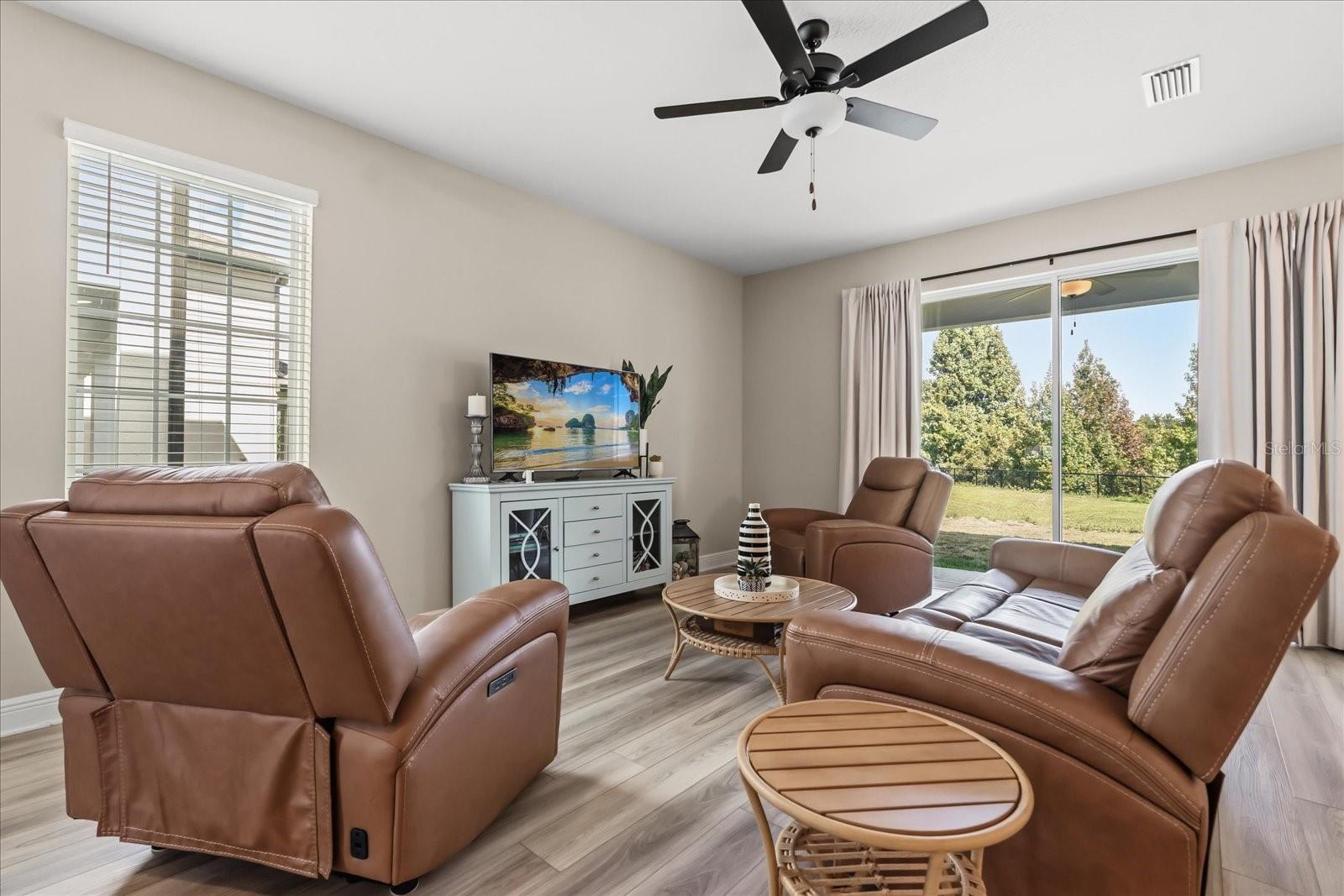 Image 5 of 42 For 7736 Somersworth Drive