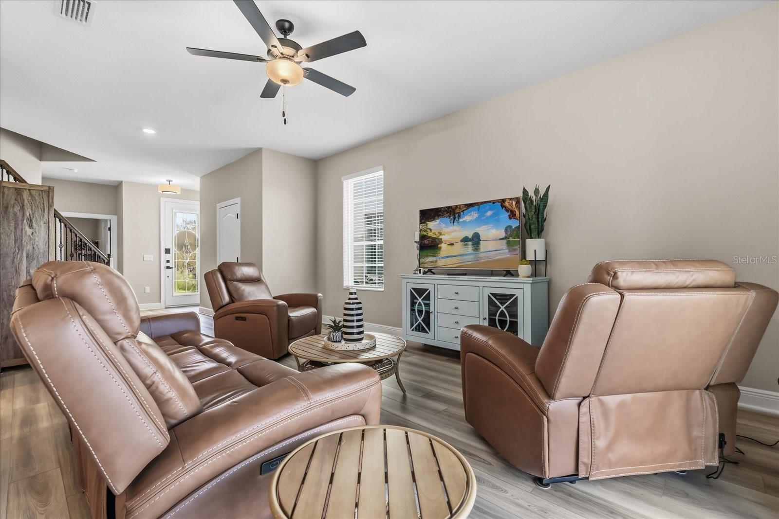 Image 7 of 42 For 7736 Somersworth Drive