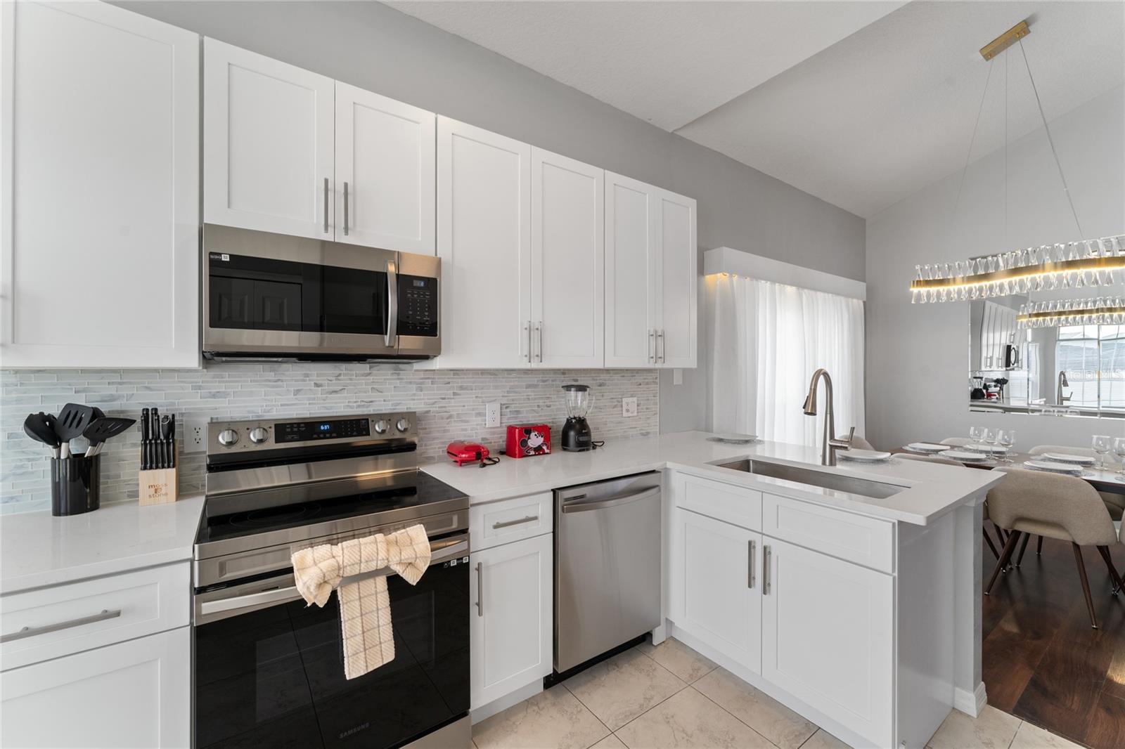 Image 6 of 47 For 1067 Tourmaline Drive