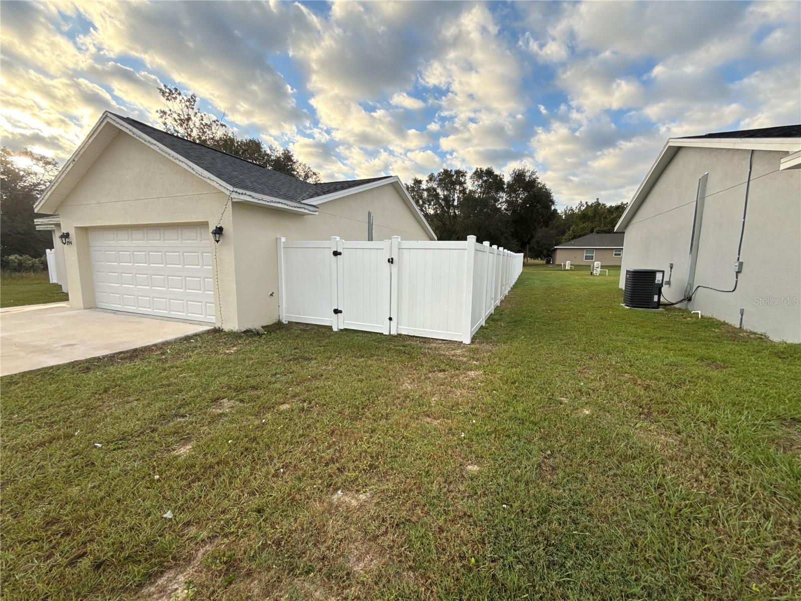 Details for 294 Malauka Run, OCKLAWAHA, FL 32179