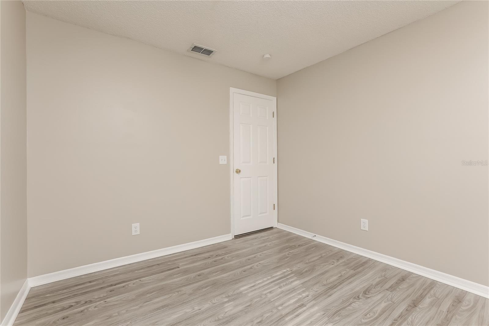 Image 12 of 16 For 8757 Claiborne Court