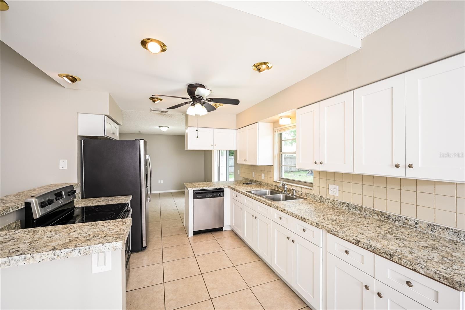 Image 6 of 16 For 809 Largo Court